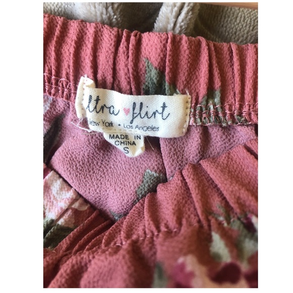 Ultra Flirt Juniors’ Printed Off-The-Shoulder Top - Picture 6 of 6